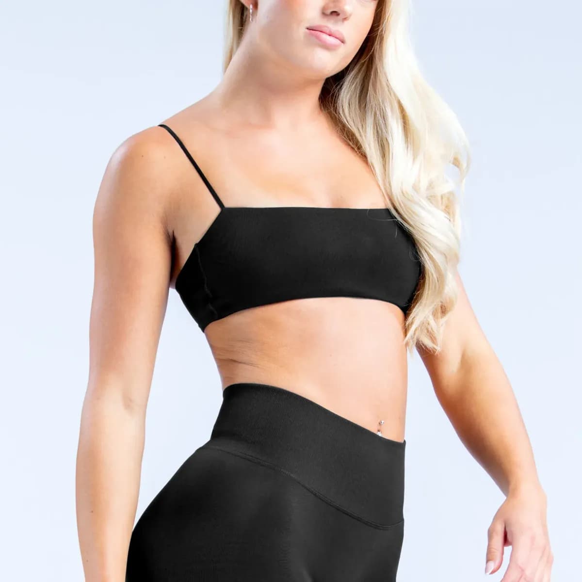 black strappy sports bra from the seamless 4 piece activewear set